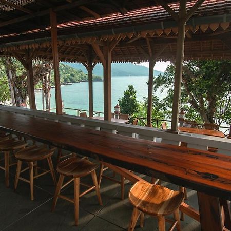 Legon Waru Cottage Îles Îles Karimunjawa Extérieur photo