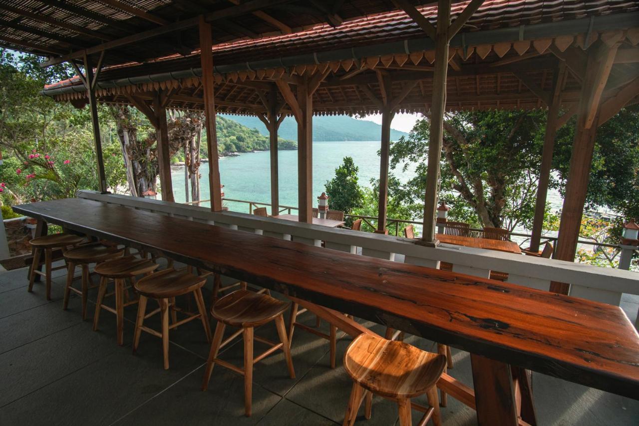 Legon Waru Cottage Îles Îles Karimunjawa Extérieur photo